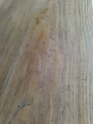 Mesa de madera antigua