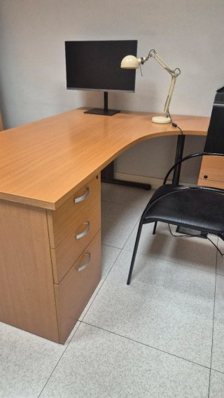 Mesa de oficina madera y metal
