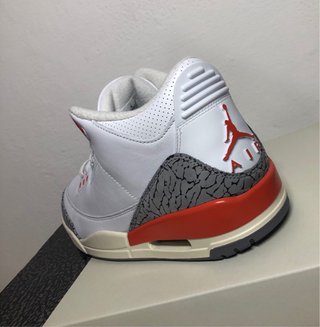 Jordan 3 Retro Georgia Peach
