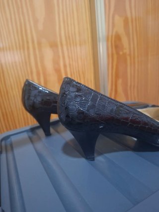 Zapatos de salón Gloria Ortiz negros