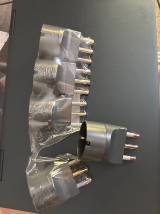 Adaptador Enchufe Ewent Schuko a Italiano 16A