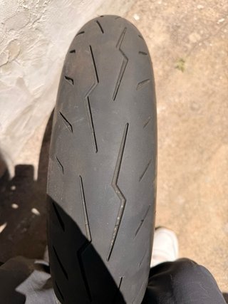Neumático Pirelli Diablo Rosso IV 120/70 ZR17