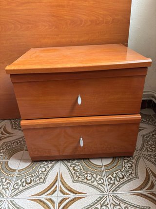 Mesitas de noche y cabecero madera
