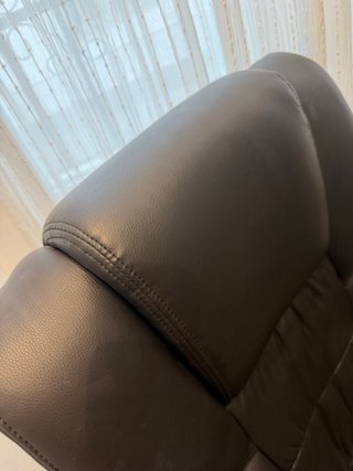 Silla de oficina negra con base