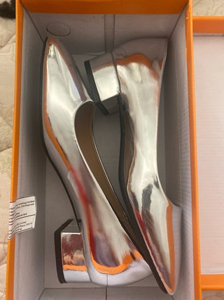 Zapatos plateados punta semi cuadrada