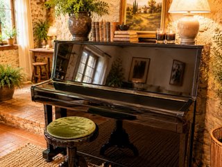 Piano Vertical Young Chang Negro + Banqueta