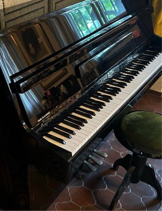 Piano Vertical Young Chang Negro + Banqueta