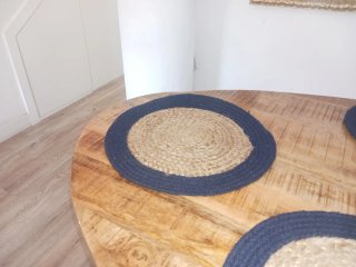 Mesa comedor ovalada madera y metal