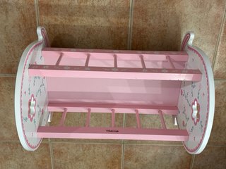 Cuna de madera para muñecas