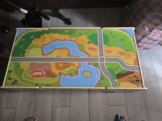 Mesa infantil de juego de madera