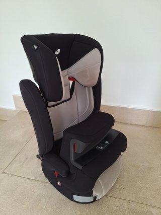 Silla de coche Joie negra y gris
