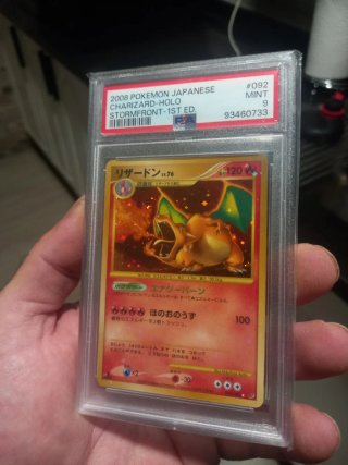 Charizard 1st Ed. Holo Japonés 2008 PSA 9