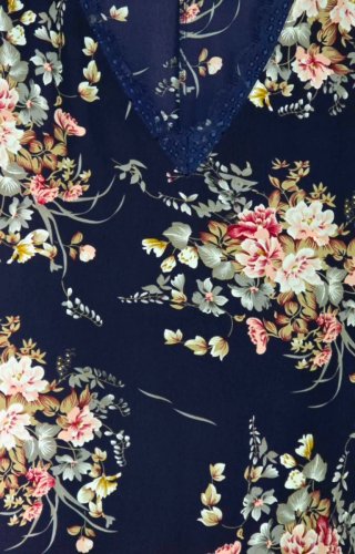 Blusa azul marino estampada de manga corta