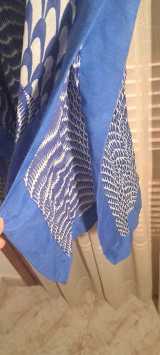 Cómoda y fresca túnica azul y blanca