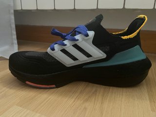 Zapatillas Adidas Ultraboost Negras y Turquesa