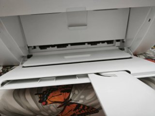 Impresora HP azul y blanca
