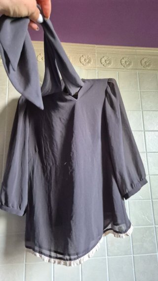 Top grigio elegante