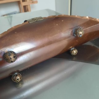 Centrotavola in metallo dorato e argentato