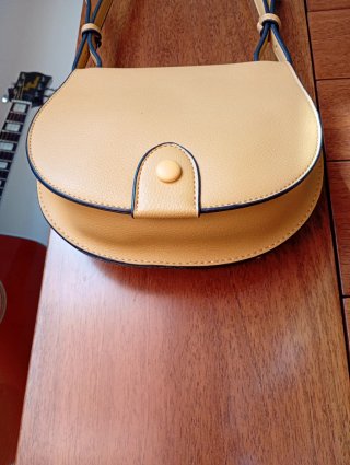 Borsa tracolla semiluna senape Zuiki