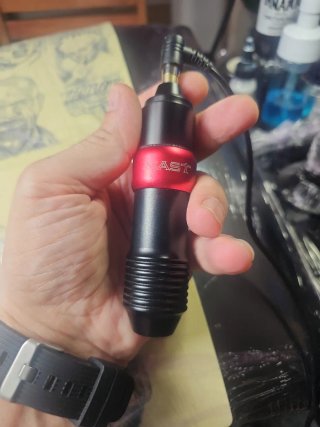 Fuente Hurricane + pedal y maquina de tatuar Mast