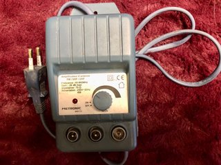 Amplificador Antena Metronic FM/VHF/UHF