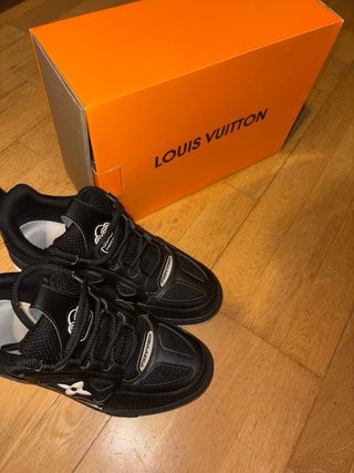 Zapatillas Louis Vuitton Negras y Blancas