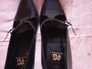 Zapatos M.T.U. Internacional con hebilla