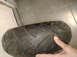 Rueda trasera Kymco AK550 dunlop