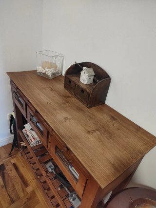 Aparador de madera con cajones