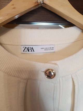 Chaqueta Zara punto crema botones dorados M