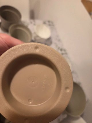 Set di vasi beige/grigi in plastica