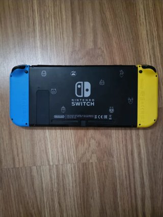 Nintendo Switch Fortnite Edition + Accessori