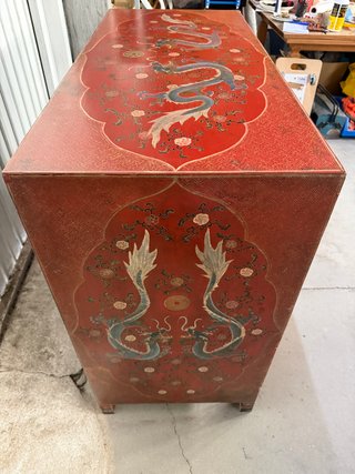 Cómoda Antigua Restaurada Dragones