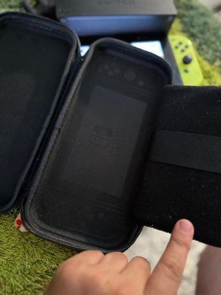 Nintendo Switch Verde y Rojo