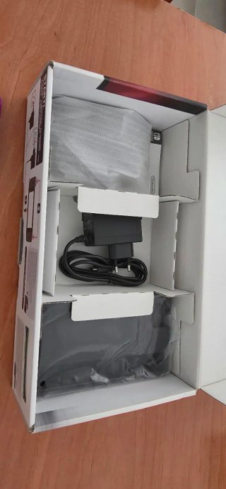 Nintendo Switch V1 con caja y juego Animal Crossin