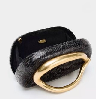 Bolso Zara asa dorada efecto piel serpiente
