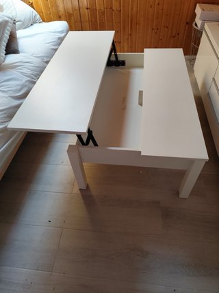 Mesa elevable blanca de madera