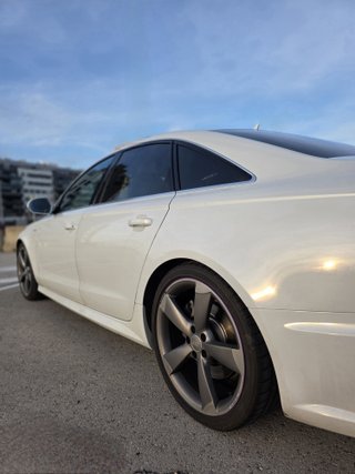 Audi A6 3.0TDI quattro S-line S-tronic 218cv Libro