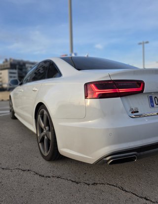 Audi A6 3.0TDI quattro S-line S-tronic 218cv Libro