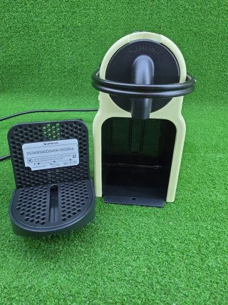 Cafetera Nespresso Inissia De'Longhi EN80.CW
