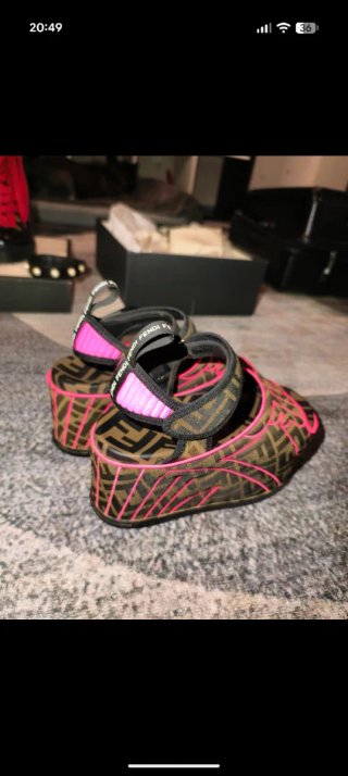 Sandalias Fendi Plataforma Marrón y Rosa