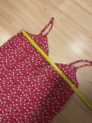 Mono floral Bershka talla L