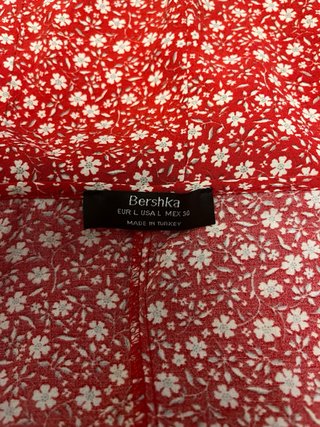 Mono floral Bershka talla L