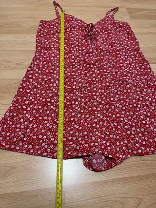 Mono floral Bershka talla L