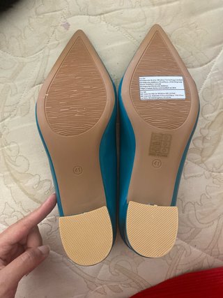 Zapatos de tacón turquesa sin usar