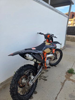 KTM 250 EXC 2015.