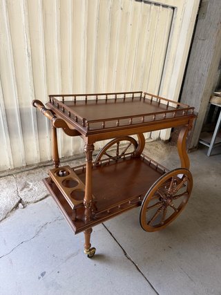 Carrito de madera para bar