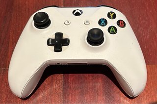 Xbox One Bianca + 2 Controller Wireless