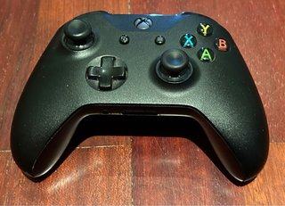 Xbox One Bianca + 2 Controller Wireless
