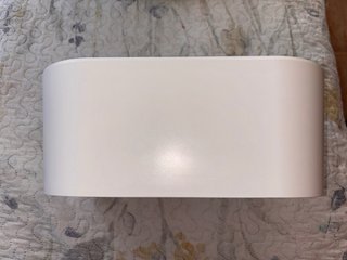 Organizador cables blanco Ikea con tapa